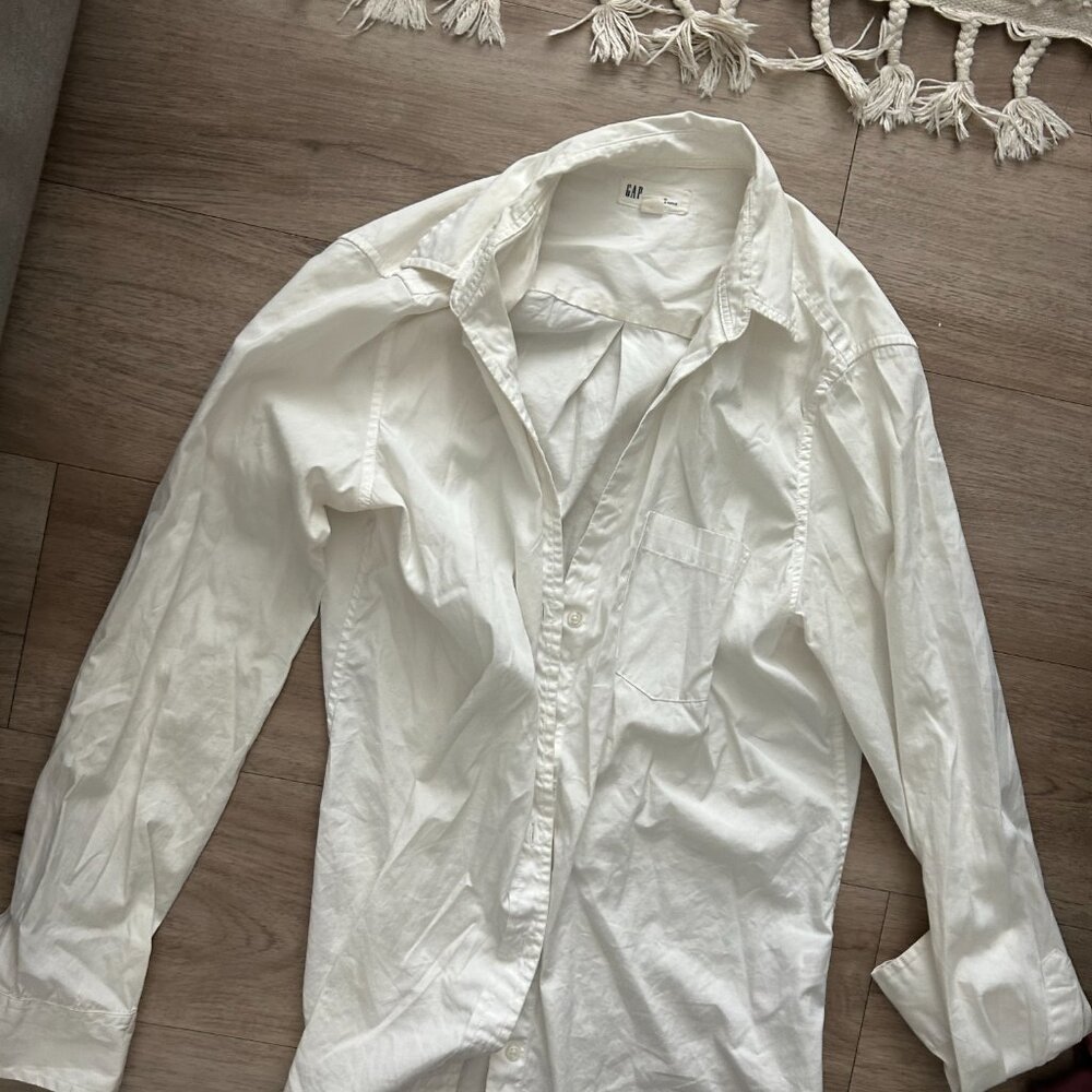 white button down collard shirt from Gap